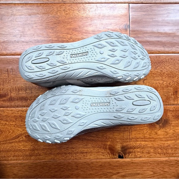 Skechers women’s 8.5 gold champagne slip-on shoes lace eyelet uppers - Picture 8 of 9